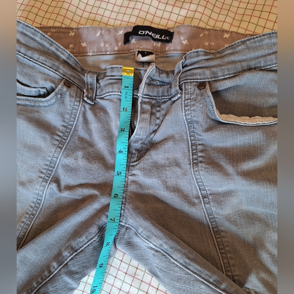 Low-rise ONeill) stretchy cut-offs - Picture 3 of 8